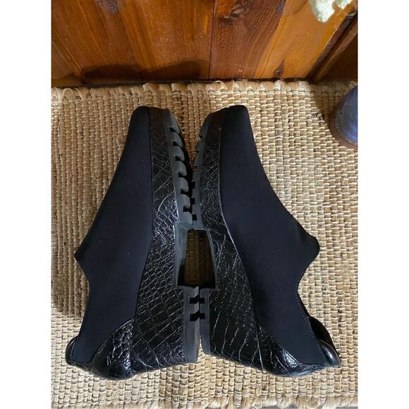 Donald J Pliner slip on platform wedges - Picture 6 of 10